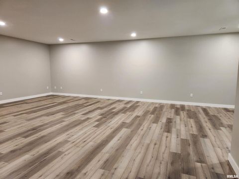 Tiny photo for 14063 N LINK Lane, Mt Vernon, IL 62864 (MLS # EB459293)