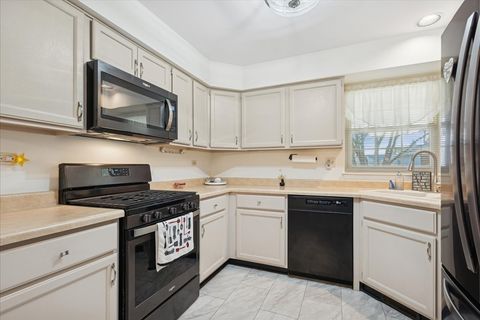 Tiny photo for 1445 Greens Court #1445, Glendale Heights, IL 60139 (MLS # 12512908)