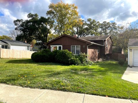 Photo of 215 W Naperville Road, Westmont, IL 60559 (MLS # 12508015)