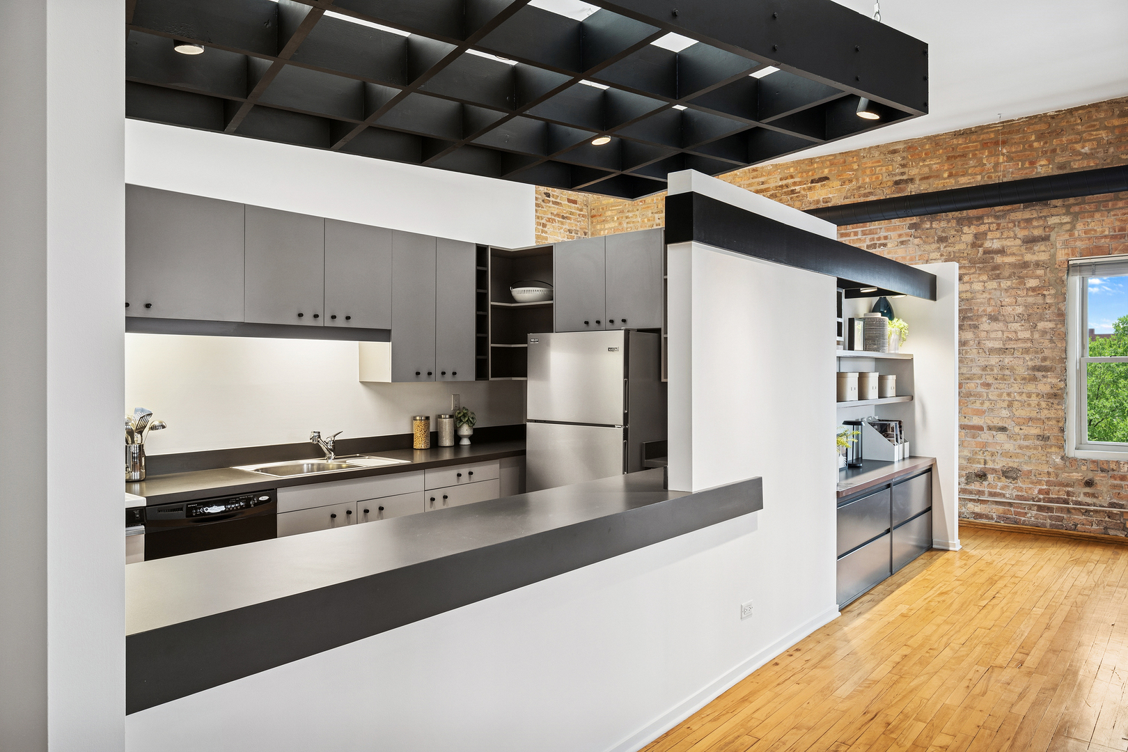 515 N Noble Street 409