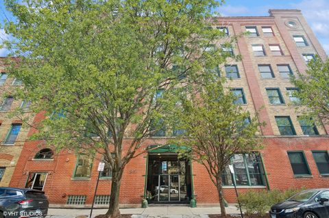 Photo of 515 N Noble Street #409, Chicago, IL 60642 (MLS # 12543629)