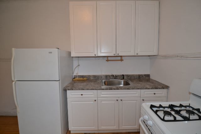 1917 W Winnemac Avenue 2