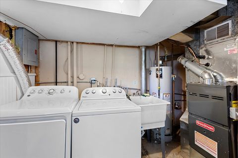 Tiny photo for 1916 N Rutherford Avenue, Chicago, IL 60707 (MLS # 12472909)