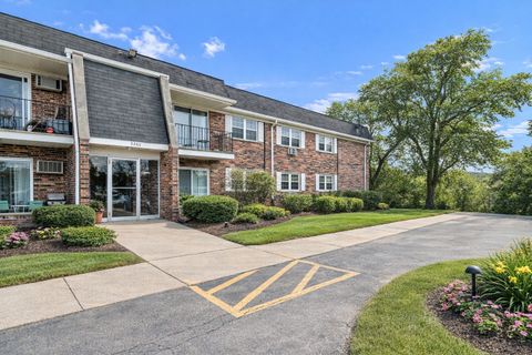 Tiny photo for 2431 Ogden Avenue #10, Downers Grove, IL 60515 (MLS # 12576893)