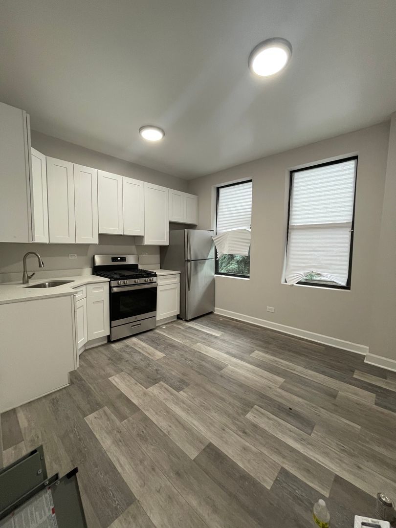 2017 S Throop Street