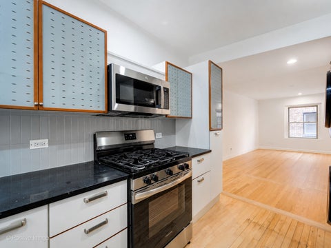 Tiny photo for 136 Clyde Avenue #2S, Evanston, IL 60202 (MLS # 12732793)