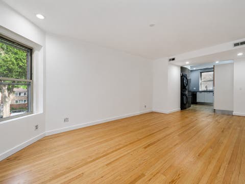 Tiny photo for 136 Clyde Avenue #2S, Evanston, IL 60202 (MLS # 12732793)