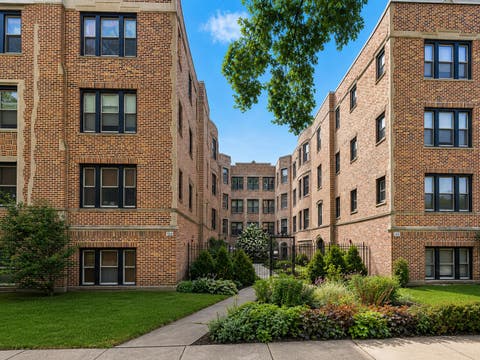 Photo of 136 Clyde Avenue #2S, Evanston, IL 60202 (MLS # 12732793)