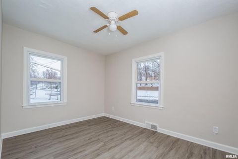 Tiny photo for 1310 KIRKWOOD Boulevard, Davenport, IA 52803 (MLS # QC4269815)