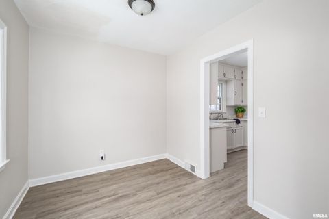 Tiny photo for 1310 KIRKWOOD Boulevard, Davenport, IA 52803 (MLS # QC4269815)