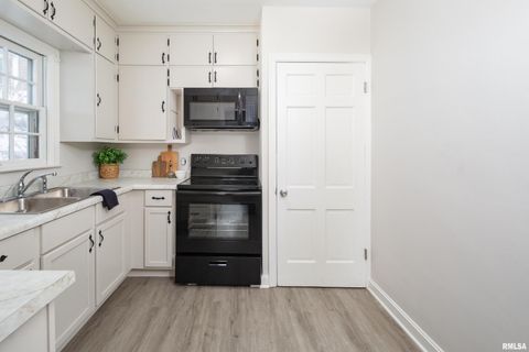 Tiny photo for 1310 KIRKWOOD Boulevard, Davenport, IA 52803 (MLS # QC4269815)