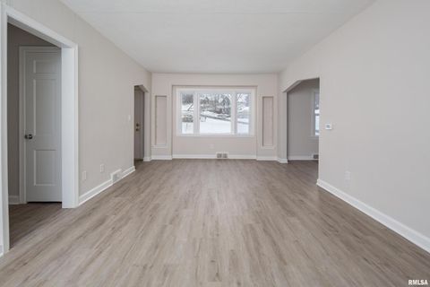 Tiny photo for 1310 KIRKWOOD Boulevard, Davenport, IA 52803 (MLS # QC4269815)