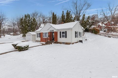 Tiny photo for 1310 KIRKWOOD Boulevard, Davenport, IA 52803 (MLS # QC4269815)