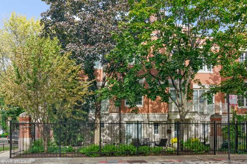 1450 W Wrightwood Avenue Chicago IL 60614