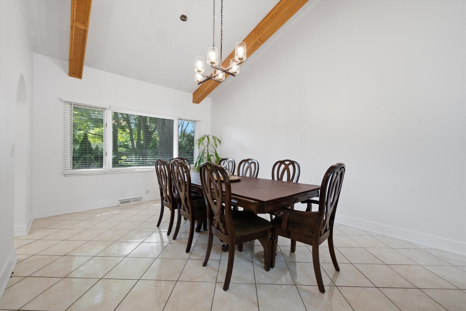 346 BUTTERNUT Drive