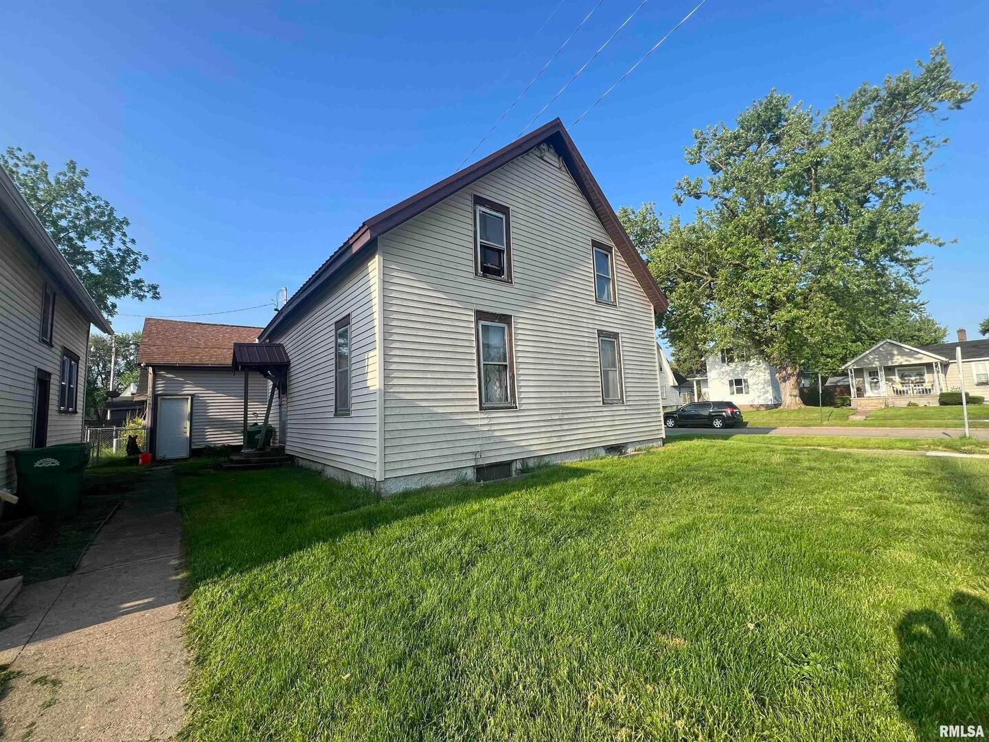 103 S 6TH Street