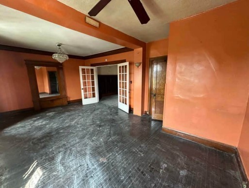 1022 W 79th Street
