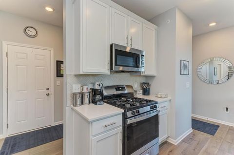 Tiny photo for 126 Kingsport Drive, South Elgin, IL 60177 (MLS # 12583102)