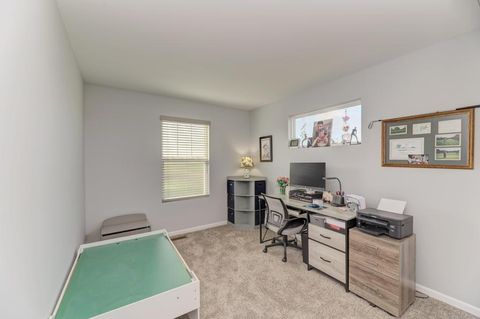 Tiny photo for 126 Kingsport Drive, South Elgin, IL 60177 (MLS # 12583102)