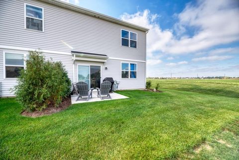 Tiny photo for 126 Kingsport Drive, South Elgin, IL 60177 (MLS # 12583102)