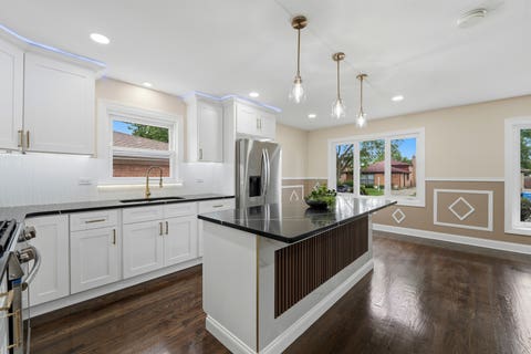 Tiny photo for 1056 W 107th Place, Chicago, IL 60643 (MLS # 12675554)