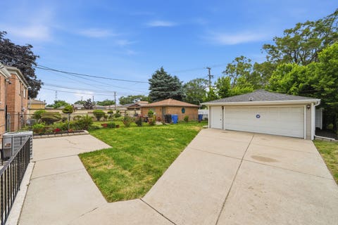Tiny photo for 1056 W 107th Place, Chicago, IL 60643 (MLS # 12675554)