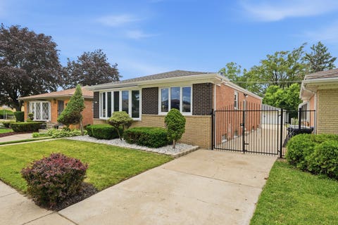 Tiny photo for 1056 W 107th Place, Chicago, IL 60643 (MLS # 12675554)