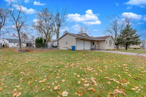 Photo of 929 Lincoln Street, Minonk, IL 61760 (MLS # 12524548)