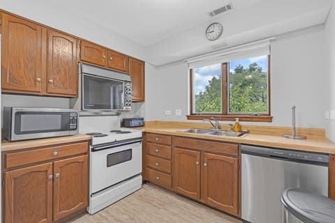Tiny photo for 7737 W Golf Drive #302, Palos Heights, IL 60463 (MLS # 12713493)
