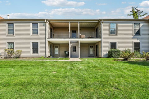 Tiny photo for 1760 BRISTOL Walk #B, Hoffman Estates, IL 60169 (MLS # 12797364)