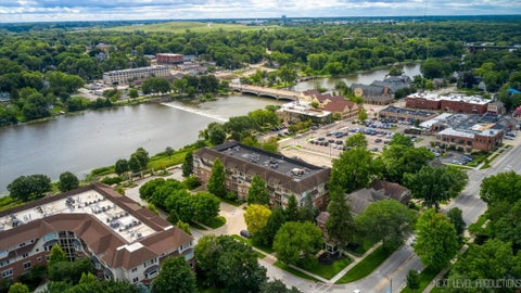 Tiny photo for 100 N River Lane #401, Geneva, IL 60134 (MLS # 12736021)
