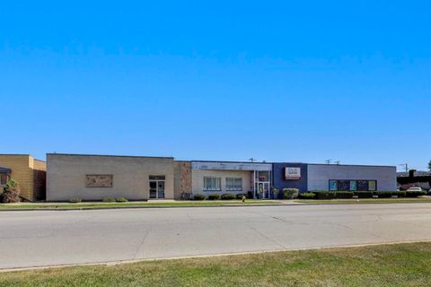 Photo of 1723 N 25TH Avenue, Melrose Park, IL 60160 (MLS # 12480301) Photo of 1723 N 25TH Avenue, Melrose Park, IL 60160 (MLS # 12480301)