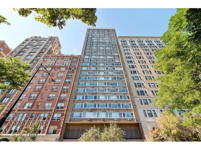 2144 N Lincoln Park West 23B, Chicago, IL, 60614 1 2144 N Lincoln Park West 23B