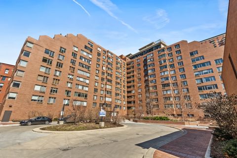 Photo of 801 S PLYMOUTH Court #504, Chicago, IL 60605 (MLS # 12600862)
