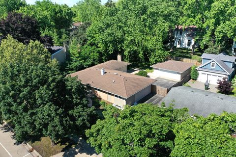 Tiny photo for 717 S 4th Avenue, Libertyville, IL 60048 (MLS # 12446302)