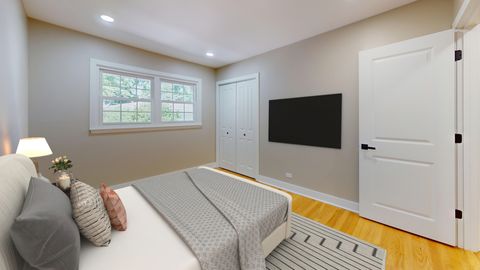 Tiny photo for 717 S 4th Avenue, Libertyville, IL 60048 (MLS # 12446302)