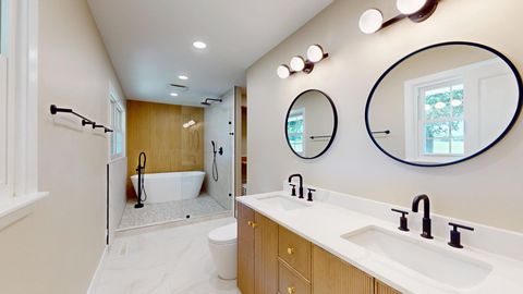 Tiny photo for 717 S 4th Avenue, Libertyville, IL 60048 (MLS # 12446302)