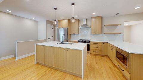 Tiny photo for 717 S 4th Avenue, Libertyville, IL 60048 (MLS # 12446302)