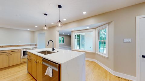 Tiny photo for 717 S 4th Avenue, Libertyville, IL 60048 (MLS # 12446302)