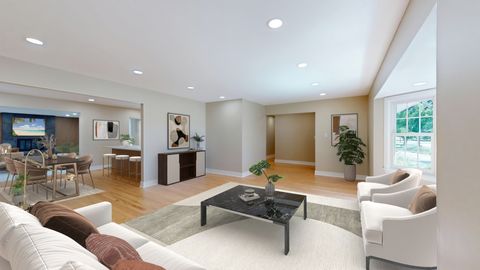 Tiny photo for 717 S 4th Avenue, Libertyville, IL 60048 (MLS # 12446302)