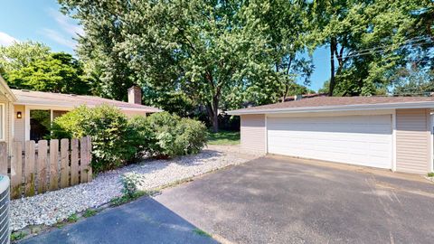Tiny photo for 717 S 4th Avenue, Libertyville, IL 60048 (MLS # 12446302)