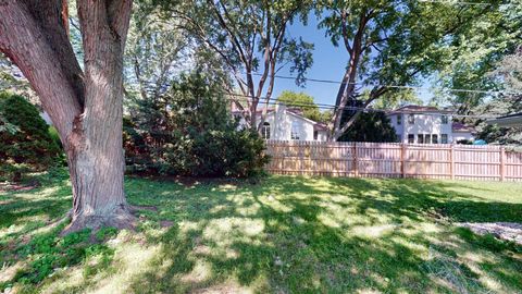 Tiny photo for 717 S 4th Avenue, Libertyville, IL 60048 (MLS # 12446302)