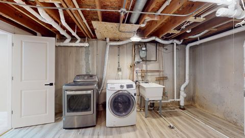 Tiny photo for 717 S 4th Avenue, Libertyville, IL 60048 (MLS # 12446302)