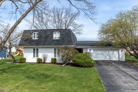 Tiny photo for 2021 Alschuler Drive, Aurora, IL 60506 (MLS # 12620942)