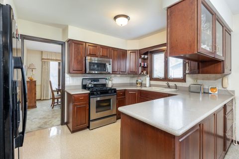 Tiny photo for 2021 Alschuler Drive, Aurora, IL 60506 (MLS # 12620942)