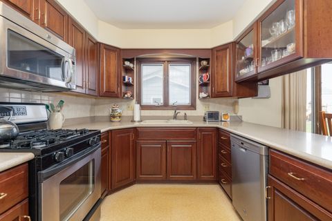 Tiny photo for 2021 Alschuler Drive, Aurora, IL 60506 (MLS # 12620942)