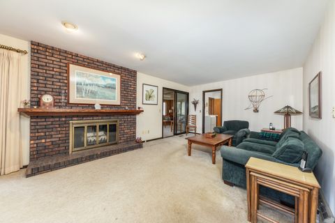 Tiny photo for 2021 Alschuler Drive, Aurora, IL 60506 (MLS # 12620942)