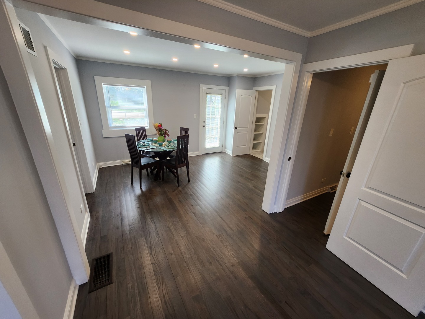 13 E Lake Shore Drive