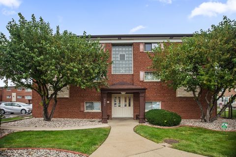 Photo of 2521 N Thatcher Avenue #3A, River Grove, IL 60171 (MLS # 12458829) Photo of 2521 N Thatcher Avenue #3A, River Grove, IL 60171 (MLS # 12458829)