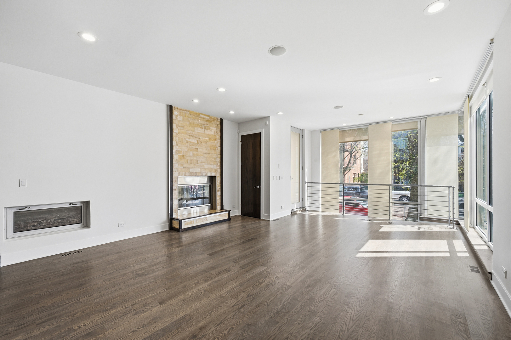 2070 N Oakley Avenue